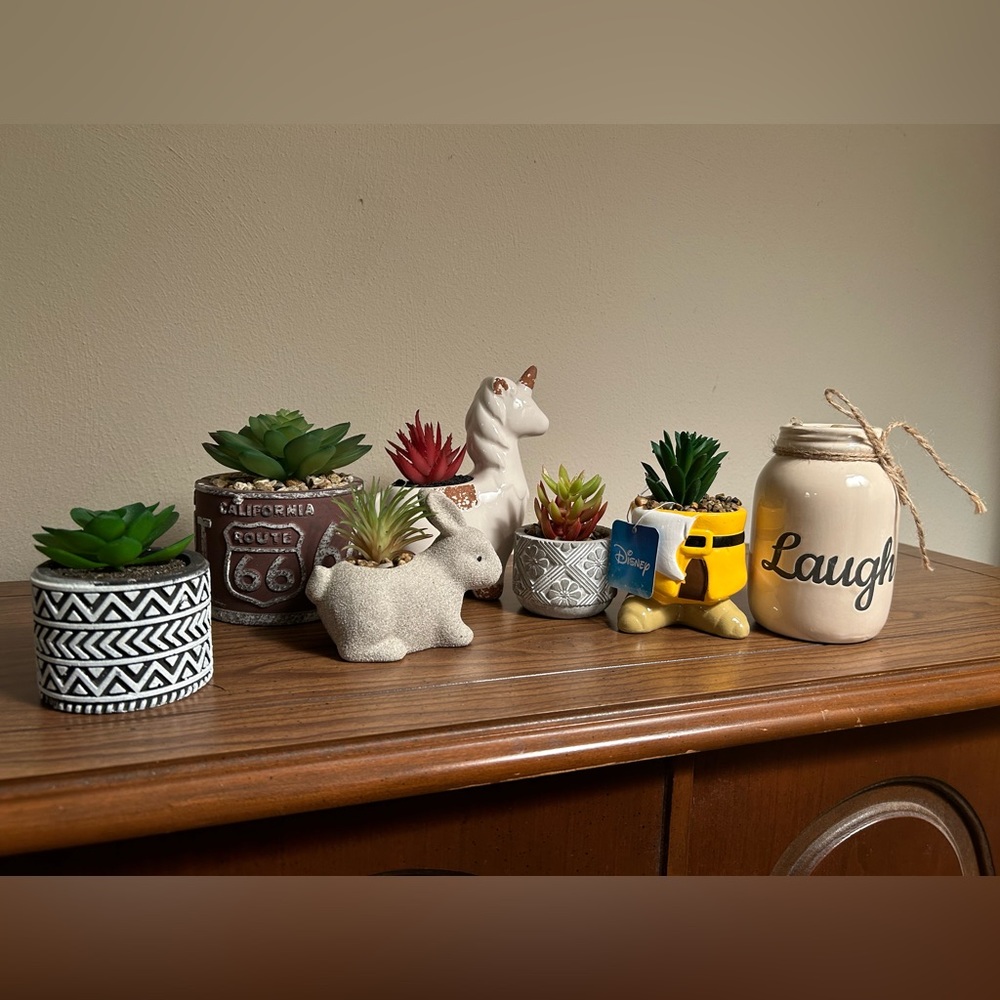 ❌SOLD ❌ 7 decor pieces